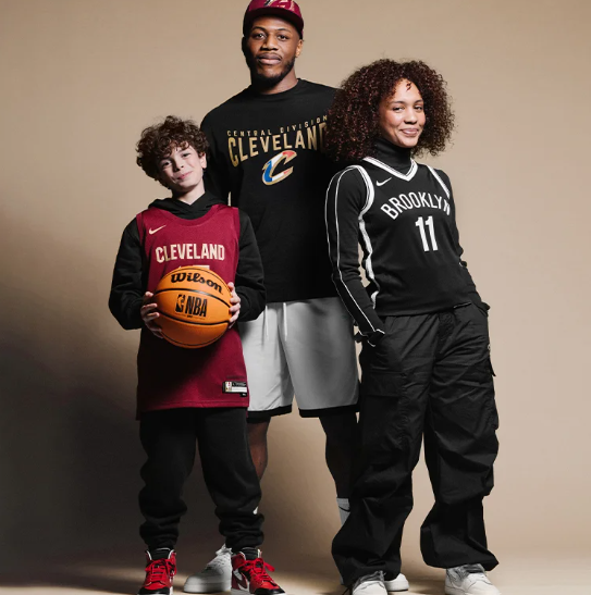Le style des maillots NBA : du terrain aux rues parisiennes